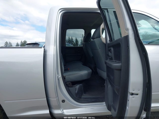 1C6RR6FGXJS322260 RAM 1500 Tradesman 4x2 6&#039;4 Box