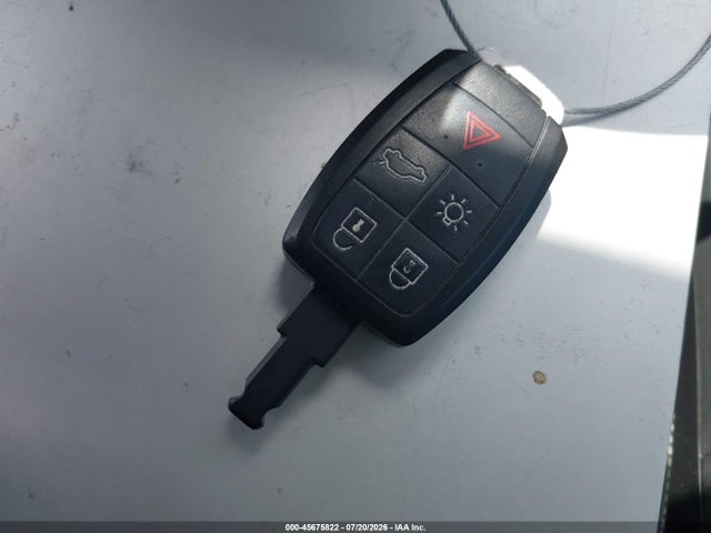 45675822 :رقم المزاد ، YV1672MK8D2311726 vin ، 2013 Volvo C30 T5 R-design مزاد بيع