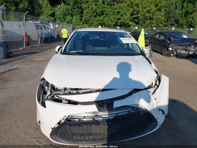 45675833 :رقم المزاد ، 5YFEPMAE9NP299942 vin ، 2022 Toyota Corolla Le مزاد بيع