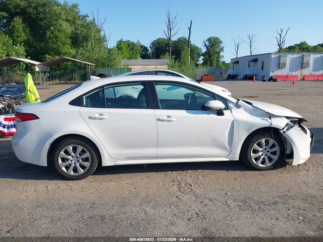 45675833 :رقم المزاد ، 5YFEPMAE9NP299942 vin ، 2022 Toyota Corolla Le مزاد بيع