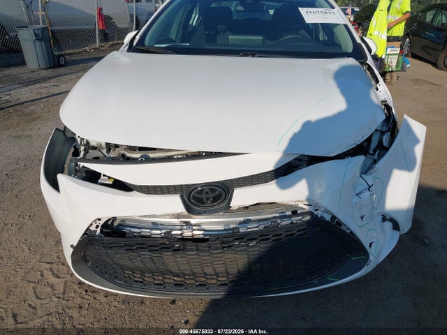 45675833 :رقم المزاد ، 5YFEPMAE9NP299942 vin ، 2022 Toyota Corolla Le مزاد بيع