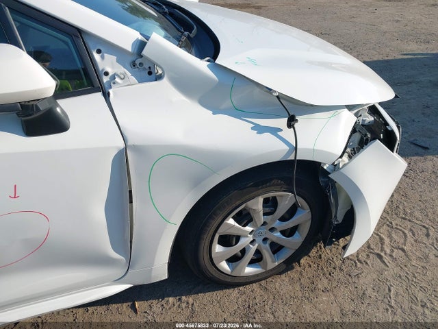 45675833 :رقم المزاد ، 5YFEPMAE9NP299942 vin ، 2022 Toyota Corolla Le مزاد بيع
