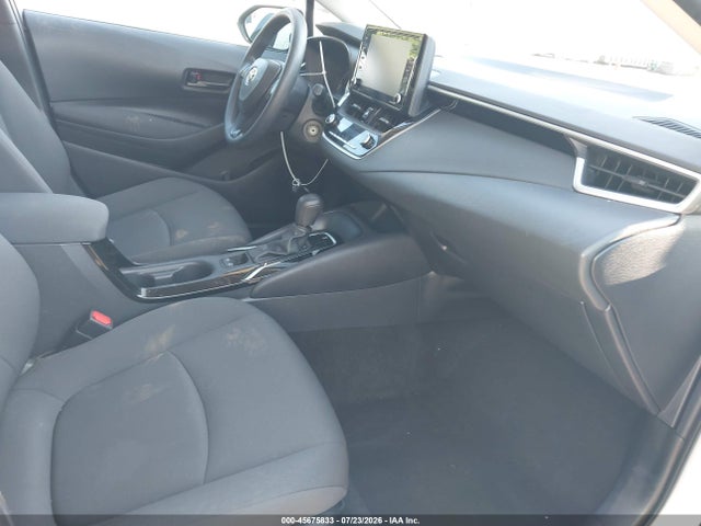 45675833 :رقم المزاد ، 5YFEPMAE9NP299942 vin ، 2022 Toyota Corolla Le مزاد بيع