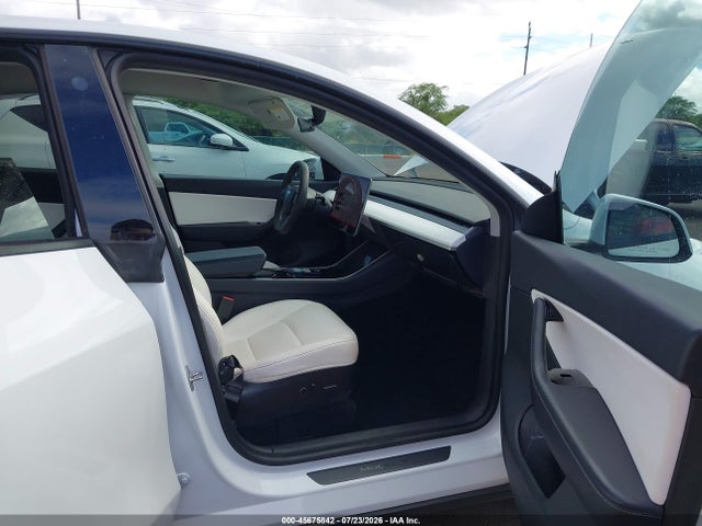 45675842 :رقم المزاد ، 5YJYGDEE8MF075109 vin ، 2021 Tesla Model Y Long Range Dual Motor All-wheel Drive مزاد بيع