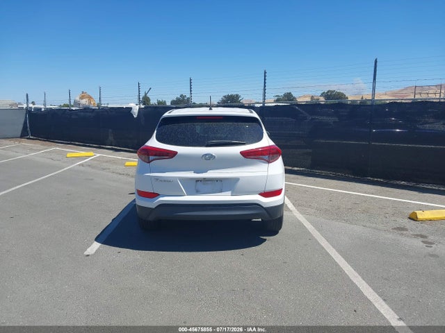 Hyundai TUCSON SE 2018 KM8J23A49JU710473 Image 16