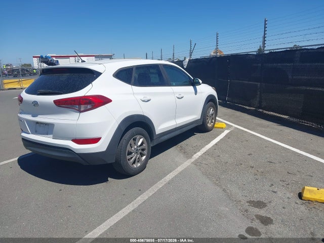 Hyundai TUCSON SE 2018 KM8J23A49JU710473 Image 4