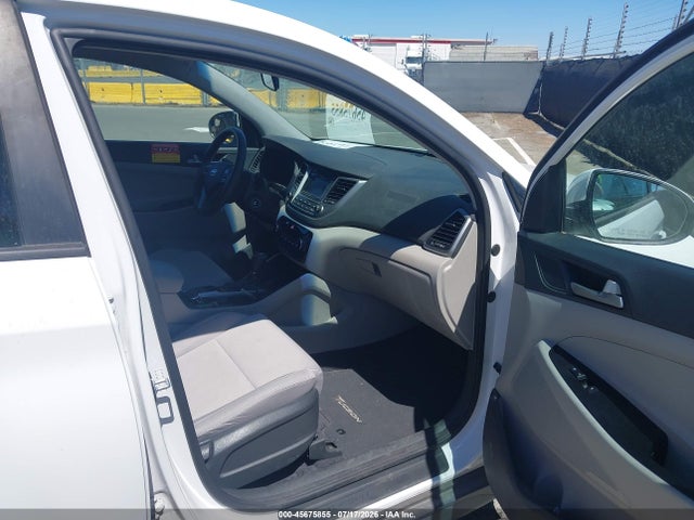 Hyundai TUCSON SE 2018 KM8J23A49JU710473 Image 5