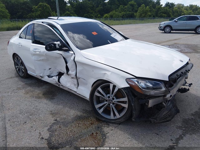 45675993 :رقم المزاد ، 55SWF4JB3JU245134 vin ، 2018 Mercedes-benz C 300 مزاد بيع