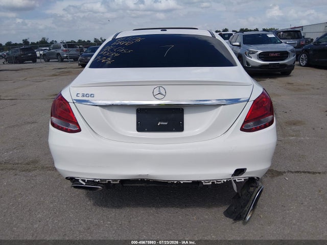45675993 :رقم المزاد ، 55SWF4JB3JU245134 vin ، 2018 Mercedes-benz C 300 مزاد بيع