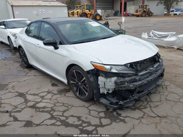 Toyota CAMRY XSE 2018 4T1B61HK9JU103359 главное изображение