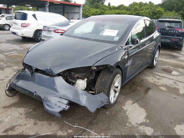 Tesla Model X 60d/70d/75d/90d/p100d 2016 5YJXCBE22GF020242 Image 2