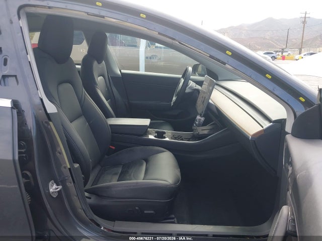 Tesla Model 3 Long Range/mid Range 2018 5YJ3E1EA2JF158459 Image 5
