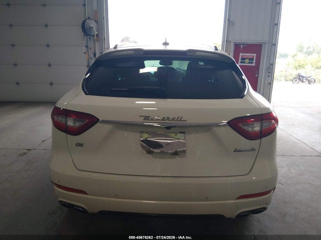 Продаж на аукціоні авто 2018 Maserati Levante Gransport, vin: ZN661XUS2JX259608, номер лоту: 45676262