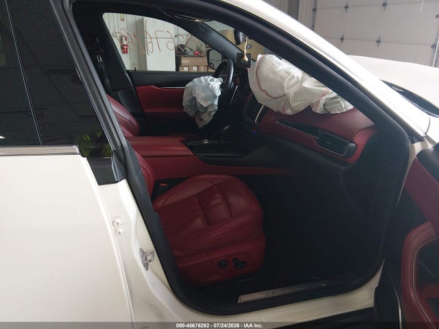 Продаж на аукціоні авто 2018 Maserati Levante Gransport, vin: ZN661XUS2JX259608, номер лоту: 45676262
