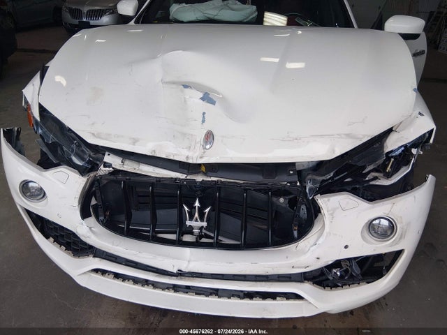 Продаж на аукціоні авто 2018 Maserati Levante Gransport, vin: ZN661XUS2JX259608, номер лоту: 45676262