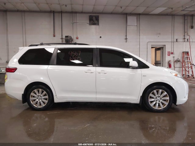 2017 Toyota Sienna Le 7 Passenger მანქანა იყიდება აუქციონზე, vin: 5TDJZ3DC2HS166142, აუქციონის ნომერი: 45676305
