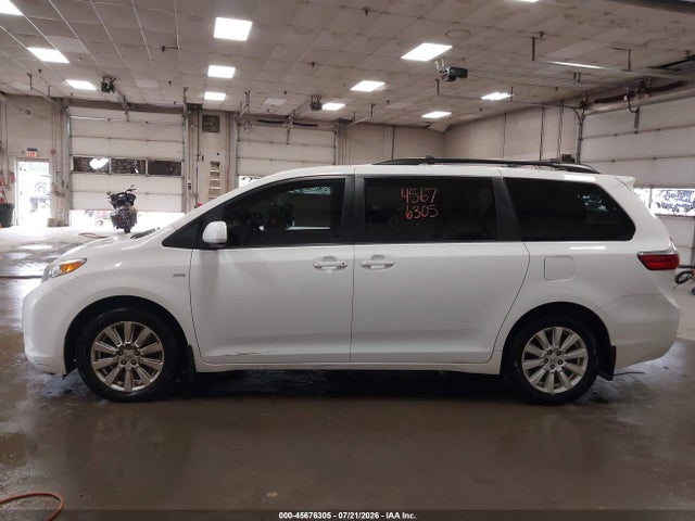 2017 Toyota Sienna Le 7 Passenger მანქანა იყიდება აუქციონზე, vin: 5TDJZ3DC2HS166142, აუქციონის ნომერი: 45676305