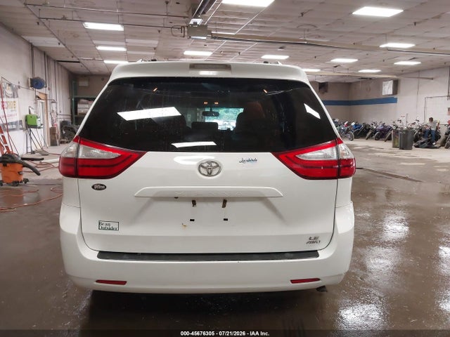 2017 Toyota Sienna Le 7 Passenger მანქანა იყიდება აუქციონზე, vin: 5TDJZ3DC2HS166142, აუქციონის ნომერი: 45676305