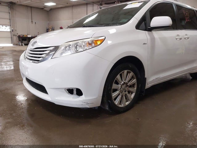 2017 Toyota Sienna Le 7 Passenger მანქანა იყიდება აუქციონზე, vin: 5TDJZ3DC2HS166142, აუქციონის ნომერი: 45676305