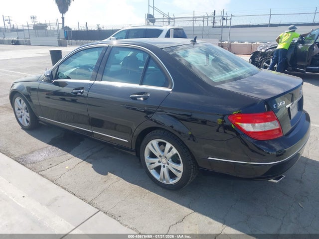 45676469 :رقم المزاد ، WDDGF5EB7BR151863 vin ، 2011 Mercedes-benz C 300 Luxury مزاد بيع