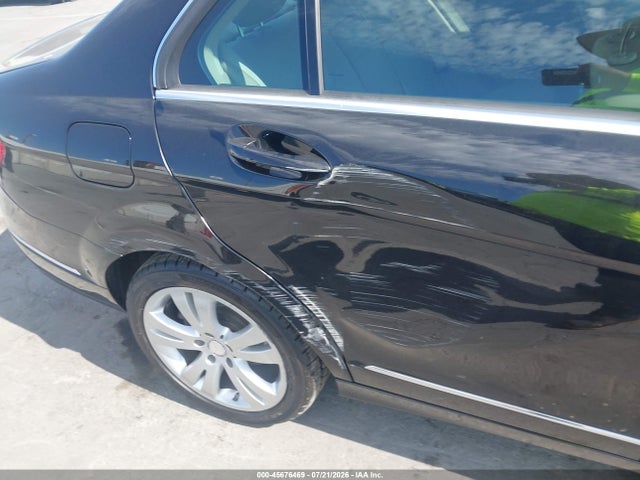 45676469 :رقم المزاد ، WDDGF5EB7BR151863 vin ، 2011 Mercedes-benz C 300 Luxury مزاد بيع