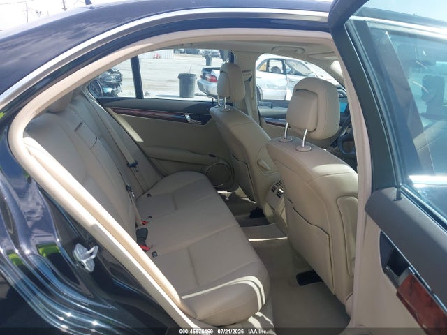 45676469 :رقم المزاد ، WDDGF5EB7BR151863 vin ، 2011 Mercedes-benz C 300 Luxury مزاد بيع