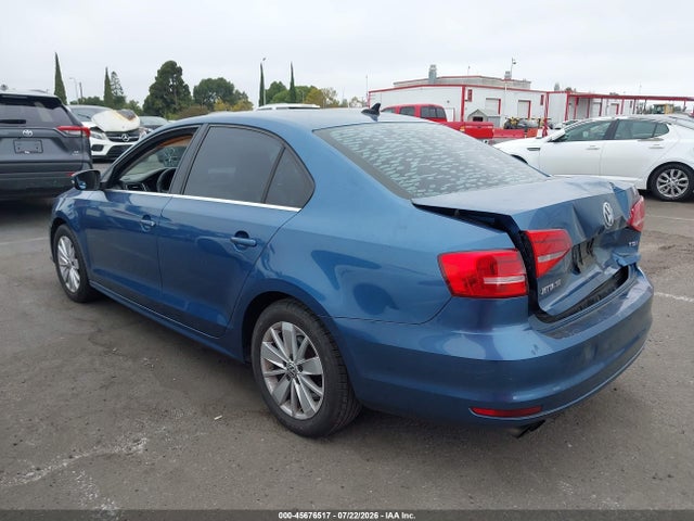 45676517 :رقم المزاد ، 3VWD17AJ7FM239109 vin ، 2015 Volkswagen Jetta 1.8t Se مزاد بيع