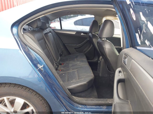 45676517 :رقم المزاد ، 3VWD17AJ7FM239109 vin ، 2015 Volkswagen Jetta 1.8t Se مزاد بيع