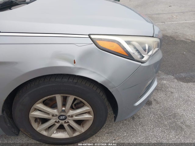 2015 Hyundai Sonata Se მანქანა იყიდება აუქციონზე, vin: 5NPE24AF2FH190390, აუქციონის ნომერი: 45676543