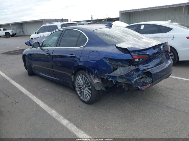 Alfa Romeo Giulia Ti Lusso Rwd 2018 ZARFAECN3J7589183 Image 3