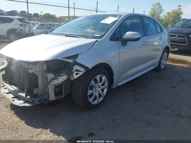 Toyota COROLLA LE 2021 5YFEPMAE8MP257518 Image 2