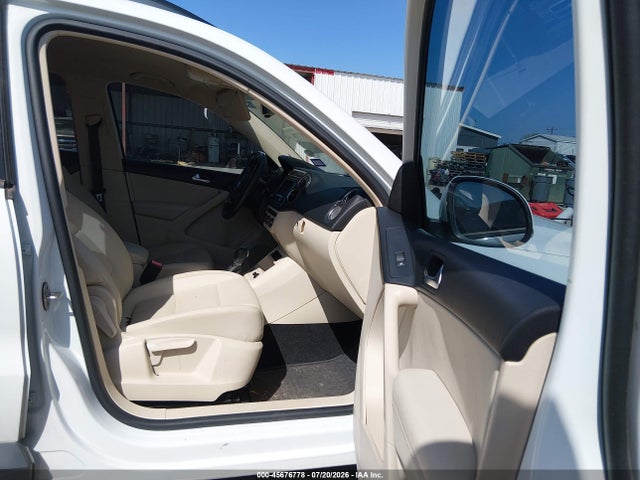 Aukcja sprzedaży 2016 Volkswagen Tiguan S, vin: WVGAV7AX3GW546997, numer aukcji: 45676778