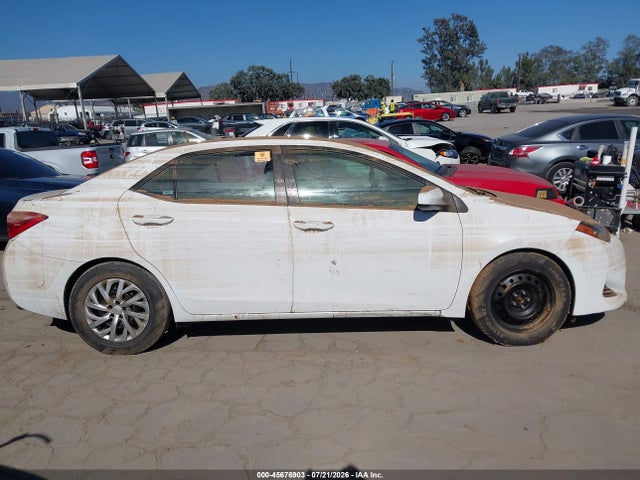 2T1BURHE1KC233296 Toyota COROLLA LE