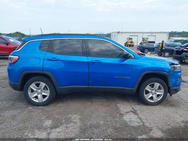 45676908 :رقم المزاد ، 3C4NJDBB9NT108085 vin ، 2022 Jeep Compass Latitude 4x4 مزاد بيع
