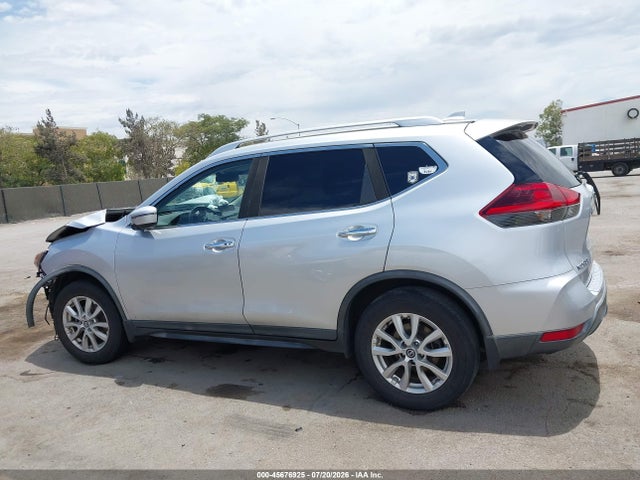 45676925 :رقم المزاد ، KNMAT2MT8JP605050 vin ، 2018 Nissan Rogue Sv مزاد بيع