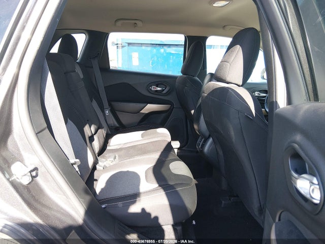 1C4PJLCB7JD551403 Jeep Cherokee Latitude Fwd