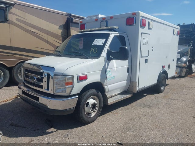 Ford E-350 Cutaway 2016 1FDWE3FS6GDC17931 Image 2