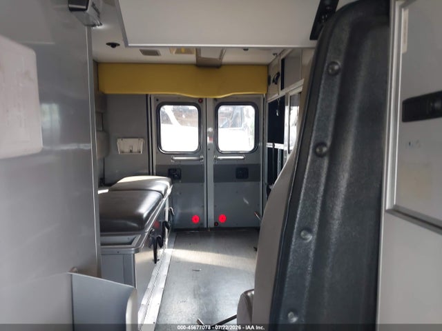 Ford E-350 Cutaway 2016 1FDWE3FS6GDC17931 Image 6