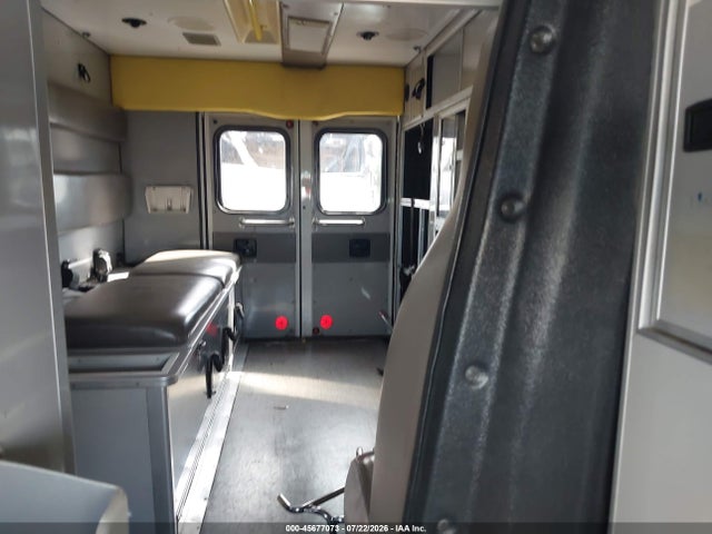 Ford E-350 Cutaway 2016 1FDWE3FS6GDC17931 Image 7