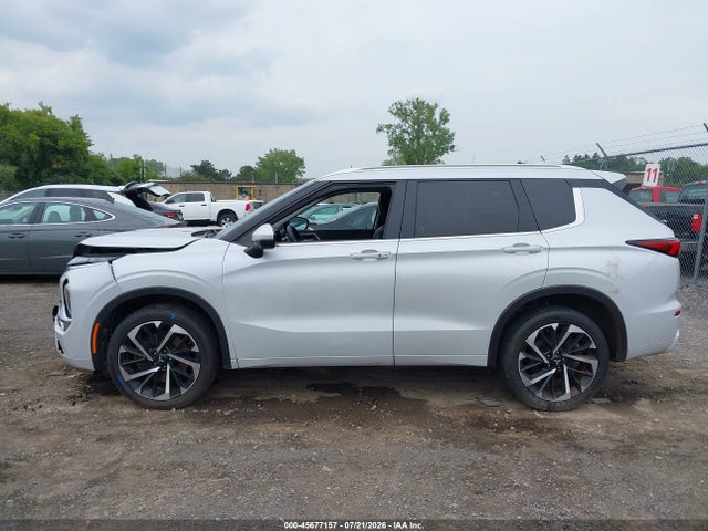 Продажа на аукционе авто 2022 Mitsubishi Outlander Sel 2.5 S-awc/sel Launch Edition S-awc/sel Special Edition S-awc, vin: JA4J4VA87NZ015621, номер лота: 45677157