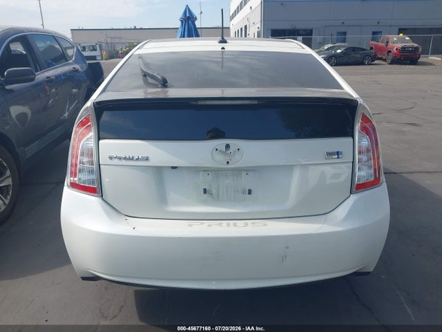 Toyota Prius Four 2015 JTDKN3DU7F1888399 Image 17