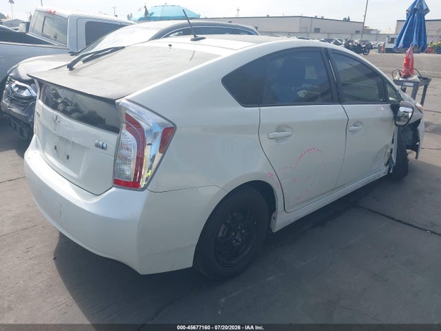 Toyota Prius Four 2015 JTDKN3DU7F1888399 Image 4