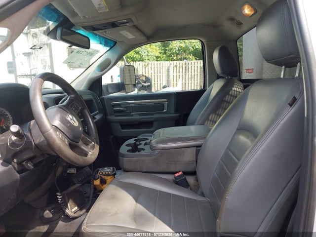 45677218 :رقم المزاد ، 3C7WRMBL1FG668427 vin ، 2015 Ram 5500 Chassis Tradesman/slt مزاد بيع
