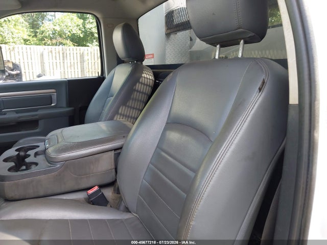 45677218 :رقم المزاد ، 3C7WRMBL1FG668427 vin ، 2015 Ram 5500 Chassis Tradesman/slt مزاد بيع