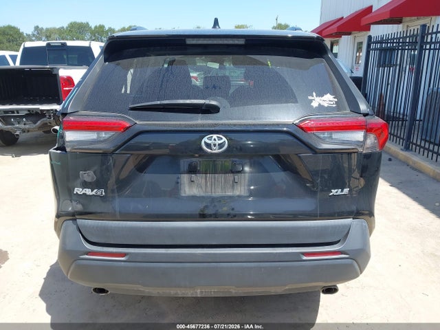 45677236 :رقم المزاد ، 2T3C1RFV9PW256757 vin ، 2023 Toyota Rav4 Xle Premium مزاد بيع