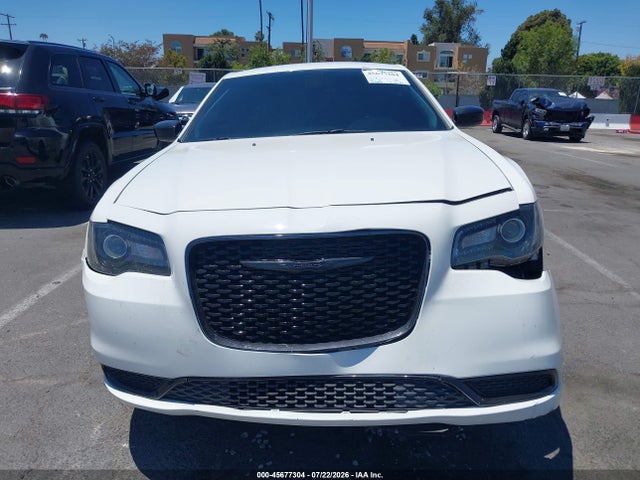 Продаж на аукціоні авто 2020 Chrysler 300 Touring, vin: 2C3CCAAG2LH160312, номер лоту: 45677304