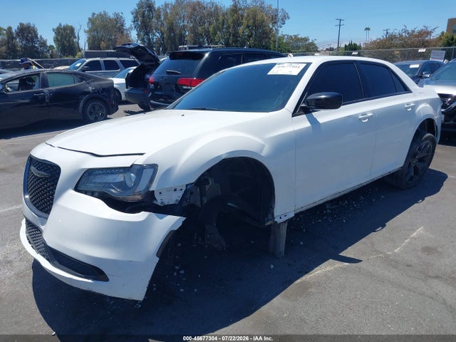 Продаж на аукціоні авто 2020 Chrysler 300 Touring, vin: 2C3CCAAG2LH160312, номер лоту: 45677304