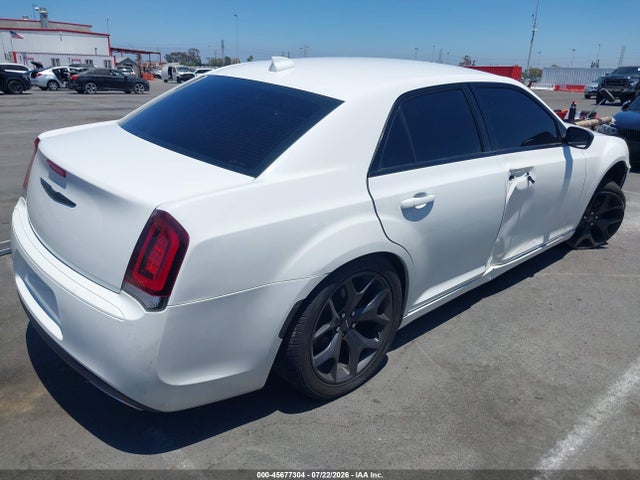 Продаж на аукціоні авто 2020 Chrysler 300 Touring, vin: 2C3CCAAG2LH160312, номер лоту: 45677304
