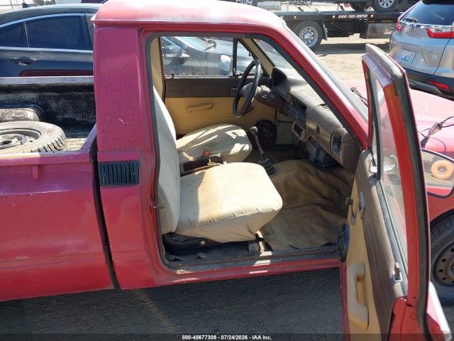 1982 Toyota Pickup / Cab Chassis 1/2 Ton Dlx მანქანა იყიდება აუქციონზე, vin: JT4RN44D1C0083536, აუქციონის ნომერი: 45677309