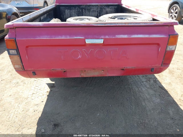 1982 Toyota Pickup / Cab Chassis 1/2 Ton Dlx მანქანა იყიდება აუქციონზე, vin: JT4RN44D1C0083536, აუქციონის ნომერი: 45677309